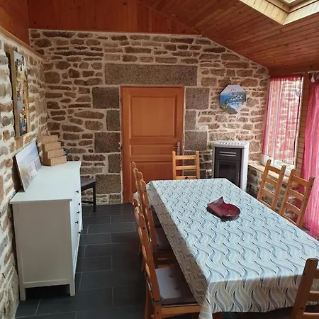 Maison De Campagne Spacieuse Ploudalmézeau
